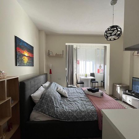 Lovely One Bedroom Studio In Tirana Kültér fotó