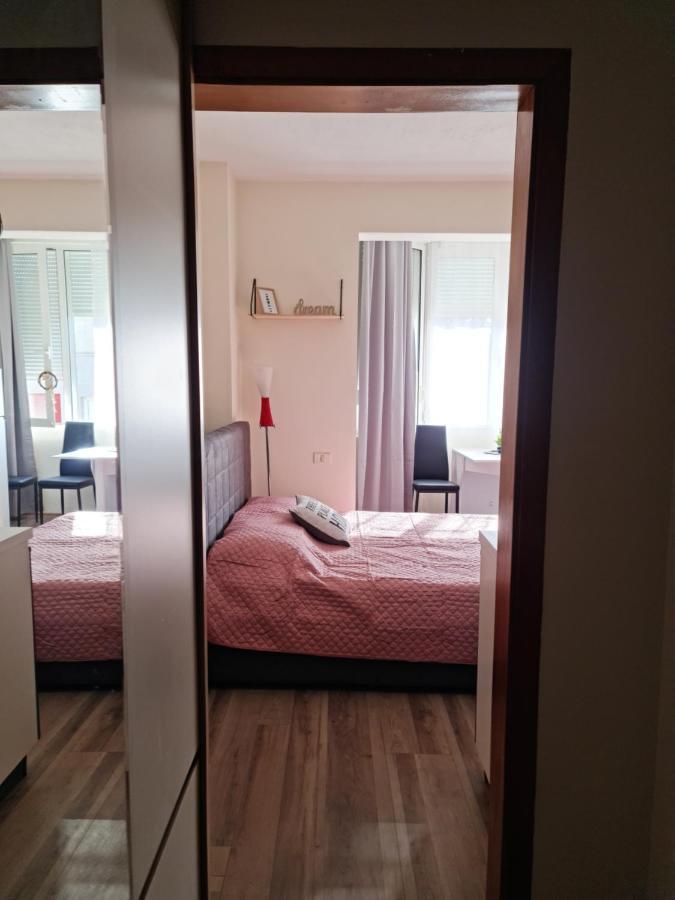 Lovely One Bedroom Studio In Tirana Kültér fotó